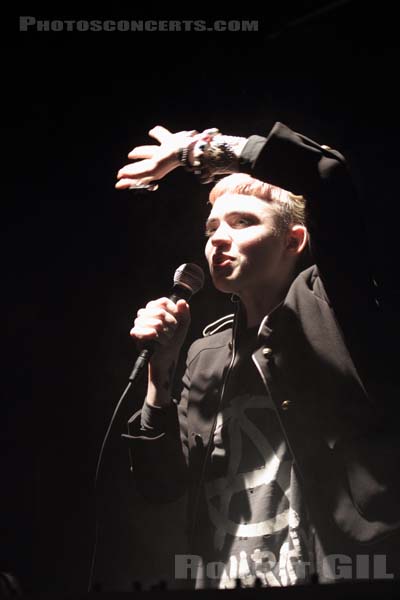 GRIMES - 2012-05-16 - PARIS - La Fleche d'Or - 